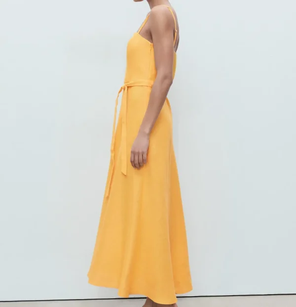 Classic High-quality Yellow Fine-stringed Halter Dress with a Waist Belt on the Waist  Classic Halter-style Linen Dress - Image 2